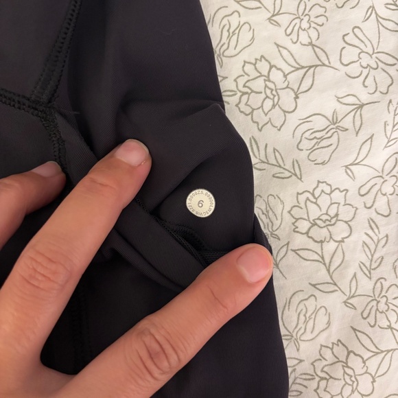 Lululemon Compression Leggings - Picture 3 of 4